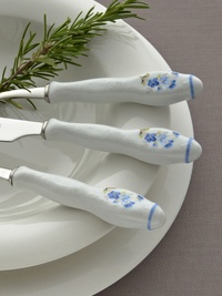 Príbory s porcelánovou rukoväťou